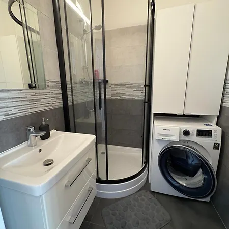 Apartament The White Nest Ac & Balcony